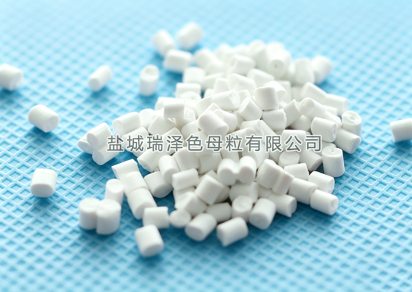 Special masterbatch for sanitary materials of disposable diapers